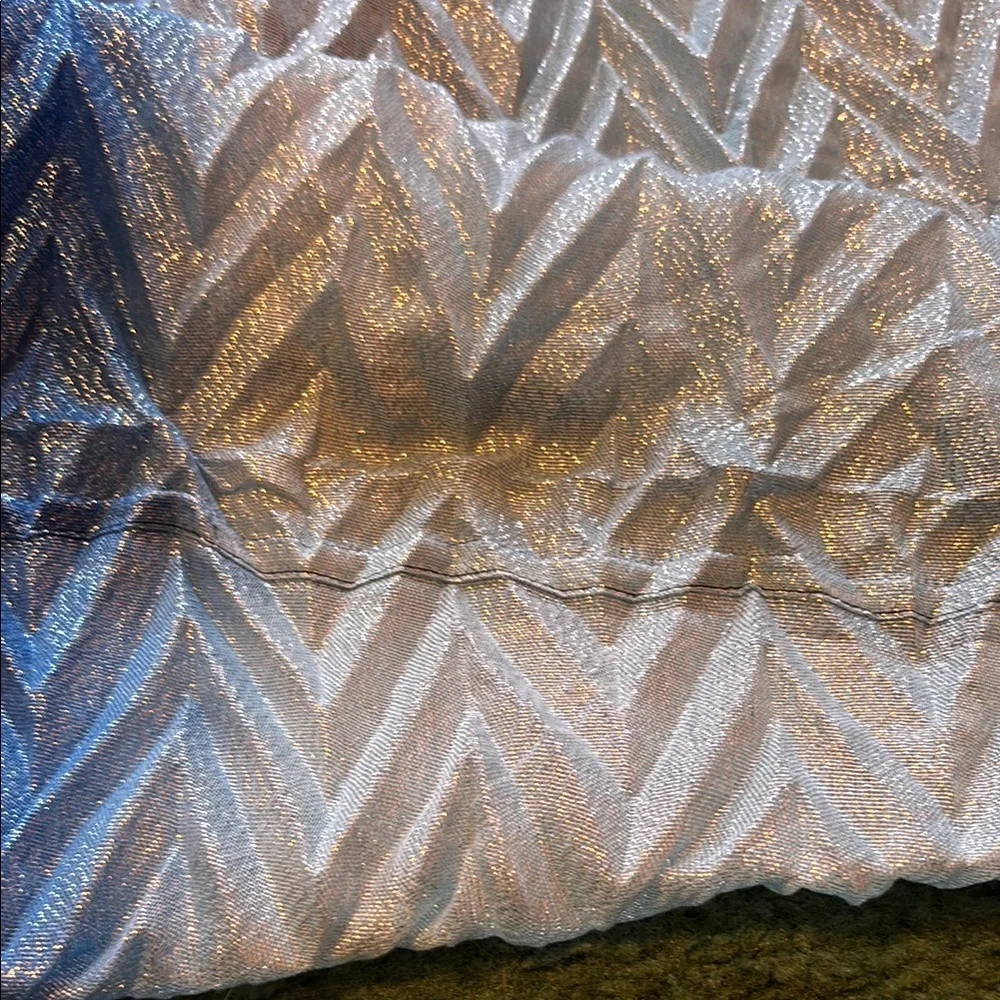 NWOT Elegant Blues and White infinity Scarf